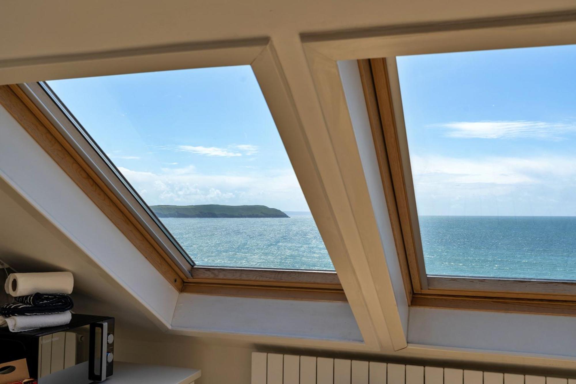 Finest Retreats - Ocean Lookout - Luxury With Sea Views *